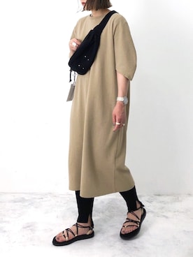 「ベージュ×ブラック」｜「アイテム（チュニック）」を使った、RICOさん（レディース・155cm）の春コーディネート
