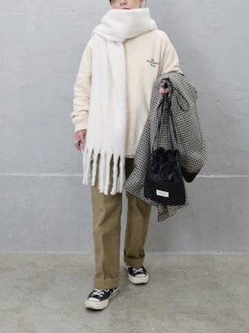 「アイテム（ストール/ショール、ホワイト系）」を使った、RICOさん（レディース・155cm）の冬コーディネート
