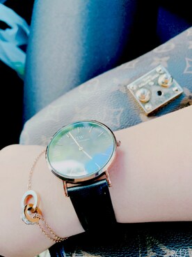「Daniel Wellington（ダニエルウェリントン）のアイテム（アナログ腕時計、ブラック系）」を使った、劉巧さん（レディース・163cm）の秋コーディネート