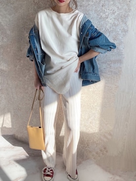 「部屋撮り」｜「アイテム（デニムジャケット）」を使った、c h i k i 𓅰さん（レディース・150cm）の春コーディネート