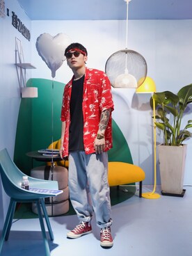 「red」｜「アイテム（腕時計）」を使った、Bigee.彭大餅さん（メンズ・175cm）の春コーディネート
