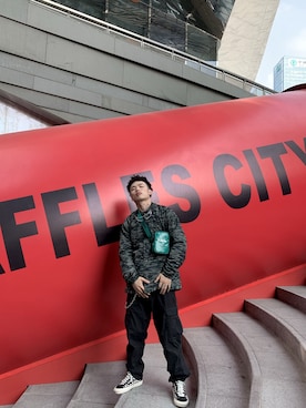 「VINTAGE（ヴィンテージ）のアイテム（マウンテンパーカー）」を使った、Bigee.彭大餅さん（メンズ・175cm）の秋コーディネート