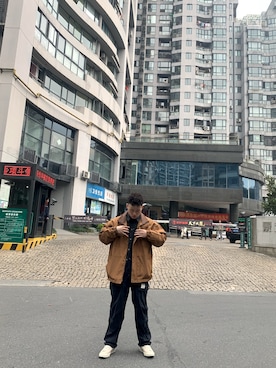 「VINTAGE（ヴィンテージ）のアイテム（マウンテンパーカー）」を使った、Bigee.彭大餅さん（メンズ・175cm）の秋コーディネート