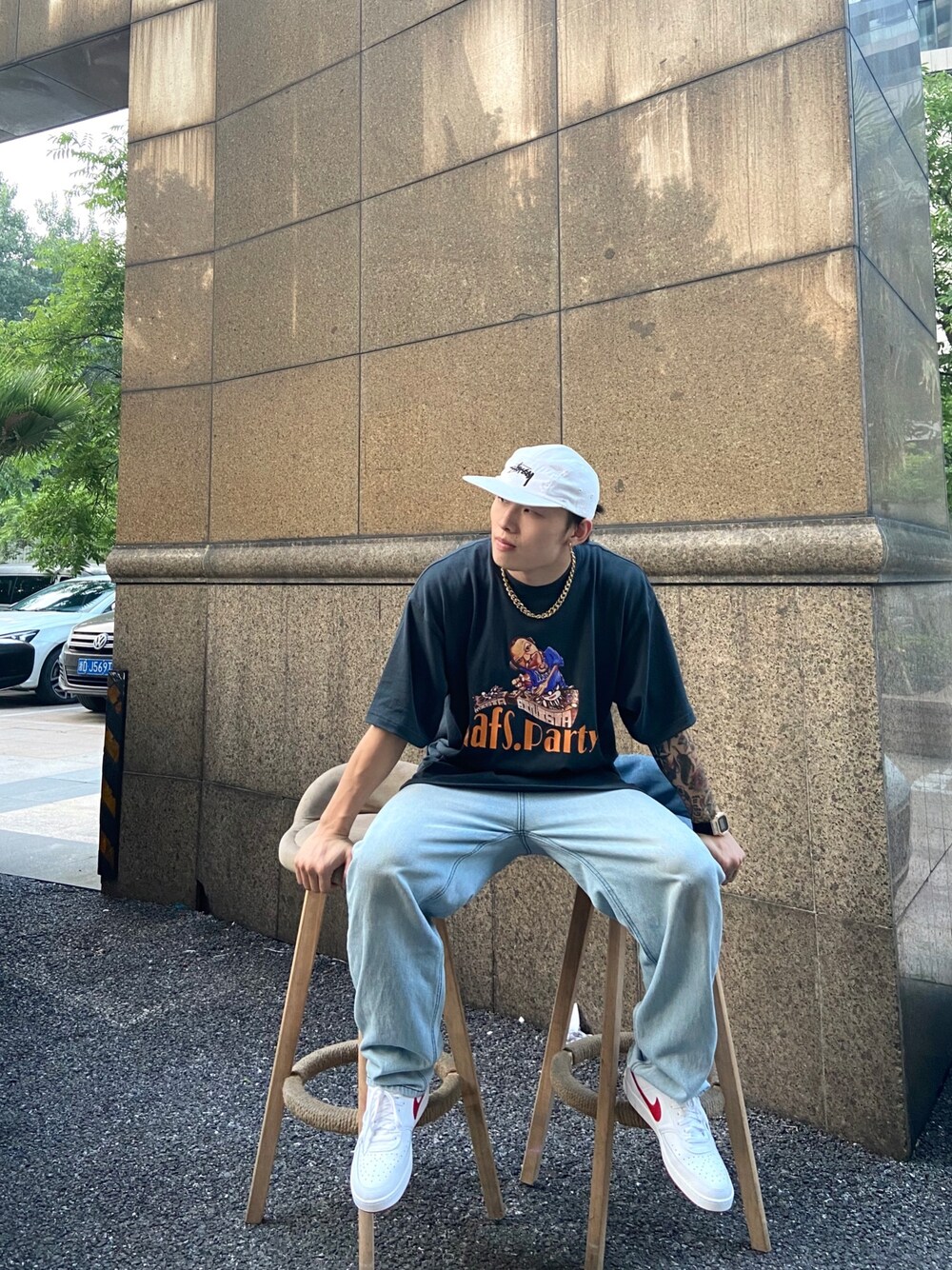 「oldschool、stussy、NIKE、CASIO、vintage」｜「STUSSYのアイテム（キャップ、ホワイト系）」を使った、Bigee.彭大餅さん（メンズ・175cm）の夏コーディネートの1枚目の写真