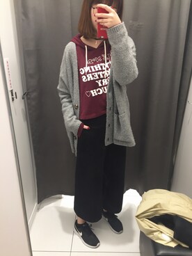「ZARA（ザラ）のアイテム（ニット/セーター、グレー系）」を使った、张小红xyzさん（レディース・168cm）の冬コーディネート