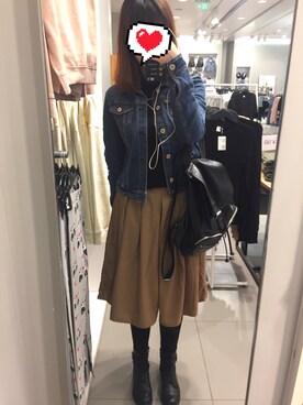 「H&M（エイチ・アンド・エム）のアイテム（デニムジャケット、ブルー系）」を使った、张小红xyzさん（レディース・168cm）の春コーディネート