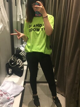 「ZARA（ザラ）のアイテム（Tシャツ/カットソー、グリーン系）」を使った、张小红xyzさん（レディース・168cm）の夏コーディネート