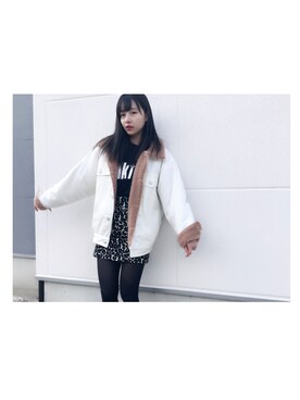 村瀬紗英さんの「ヒョウ柄ジャガードzip台形ミニスカート」を使ったコーディネート