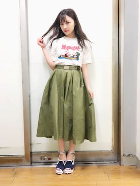 「LILY BROWN（リリーブラウン）のアイテム（Tシャツ/カットソー）」を使った、村瀬紗英さん（レディース・159cm）の夏コーディネート
