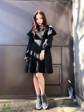 「MARC JACOBS（マークジェイコブス）のアイテム（スニーカー）」を使った、村瀬紗英さん（レディース・159cm）の冬コーディネート