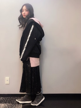 「MARC JACOBS（マークジェイコブス）のアイテム（スニーカー）」を使った、村瀬紗英さん（レディース・159cm）の冬コーディネート