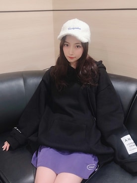 「ANDGEEBEE（アンジービー）のアイテム（キャップ）」を使った、村瀬紗英さん（レディース・159cm）の秋コーディネート