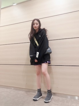 「MARC JACOBS（マークジェイコブス）のアイテム（シューズ）」を使った、村瀬紗英さん（レディース・159cm）の秋コーディネート
