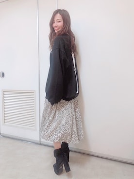 「ANDGEEBEE（アンジービー）のアイテム（スウェット）」を使った、村瀬紗英さん（レディース・159cm）の秋コーディネート