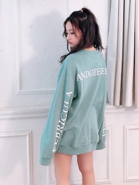 「ANDGEEBEE（アンジービー）のアイテム（スウェット）」を使った、村瀬紗英さん（レディース・159cm）の冬コーディネート