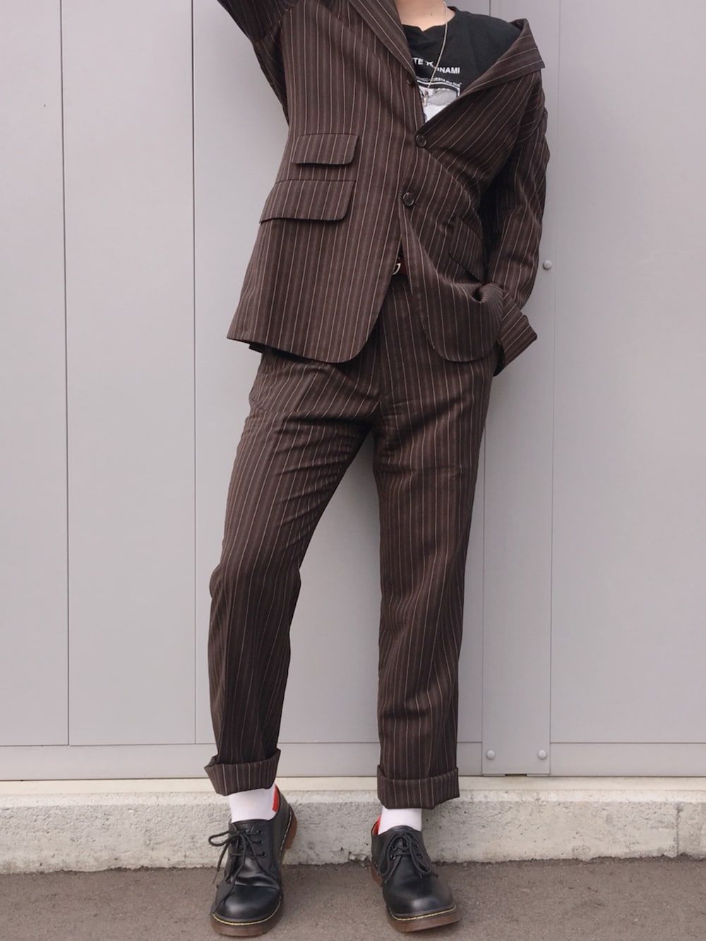 Paul Smithのセットアップ（ブラウン系）を使った人気ファッション