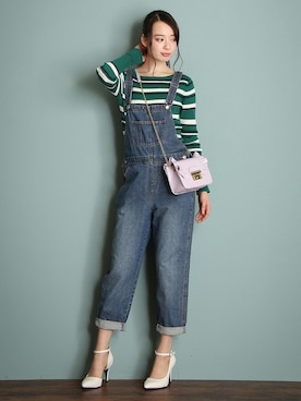 「アイテム（バッグ、パープル系）」を使った、ハニーズさん（レディース・160cm）の冬コーディネート