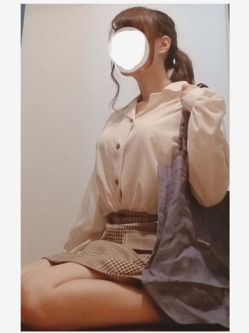 「秋服、remer、トートバッグ、OLIVE des OLIVE、ミニスカート、チェック、チェックスカート、べっ甲、ベルト、ブラウン」｜「OLIVE des OLIVEのアイテム（スカート、ブラウン系）」を使った、gakuさん（レディース・160cm）の秋コーディネートの1枚目の写真