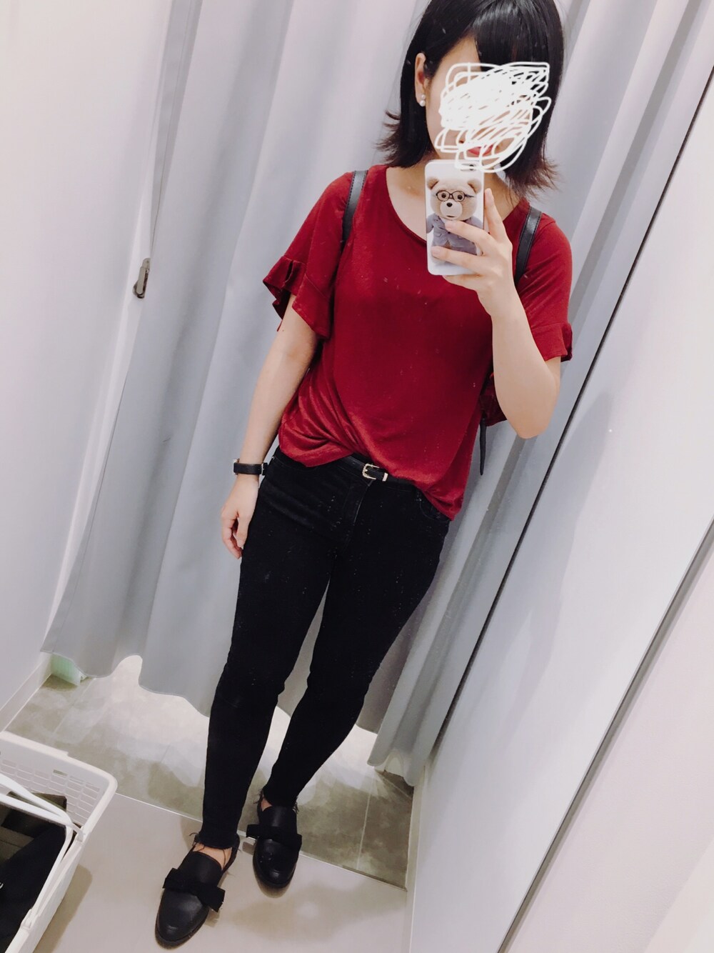 「オトナカジュアル、パンツスタイル、ZARA、切りっぱなしデニム、フリルトップス、リボンサンダル、へザー、GU、スキニー」｜「GUのアイテム（シャツ/ブラウス、レッド系）」を使った、maaa。さん（レディース・154cm）の夏コーディネートの1枚目の写真