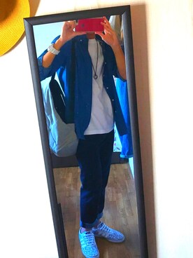 「UNIQLO（ユニクロ）のデニムスリムフィットシャツ（長袖）＋E（シャツ/ブラウス、ブルー系）」を使った、tantanさん（メンズ・176cm）の春コーディネート