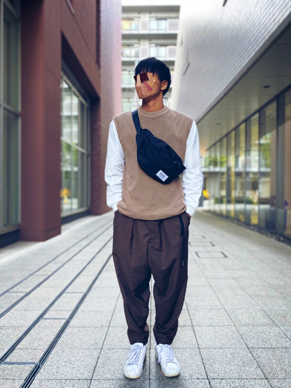 「秋冬コーデ、おしゃれさんと繋がりたい、秋コーデ、きれいめカジュアル、UNIQLO、いいね、save、フォローお願いします🤑、ニットベスト」｜「GUのアイテム（ニット/セーター、ベージュ系）」を使った、musa    相互フォローさん（メンズ・170cm）の秋コーディネートの1枚目の写真