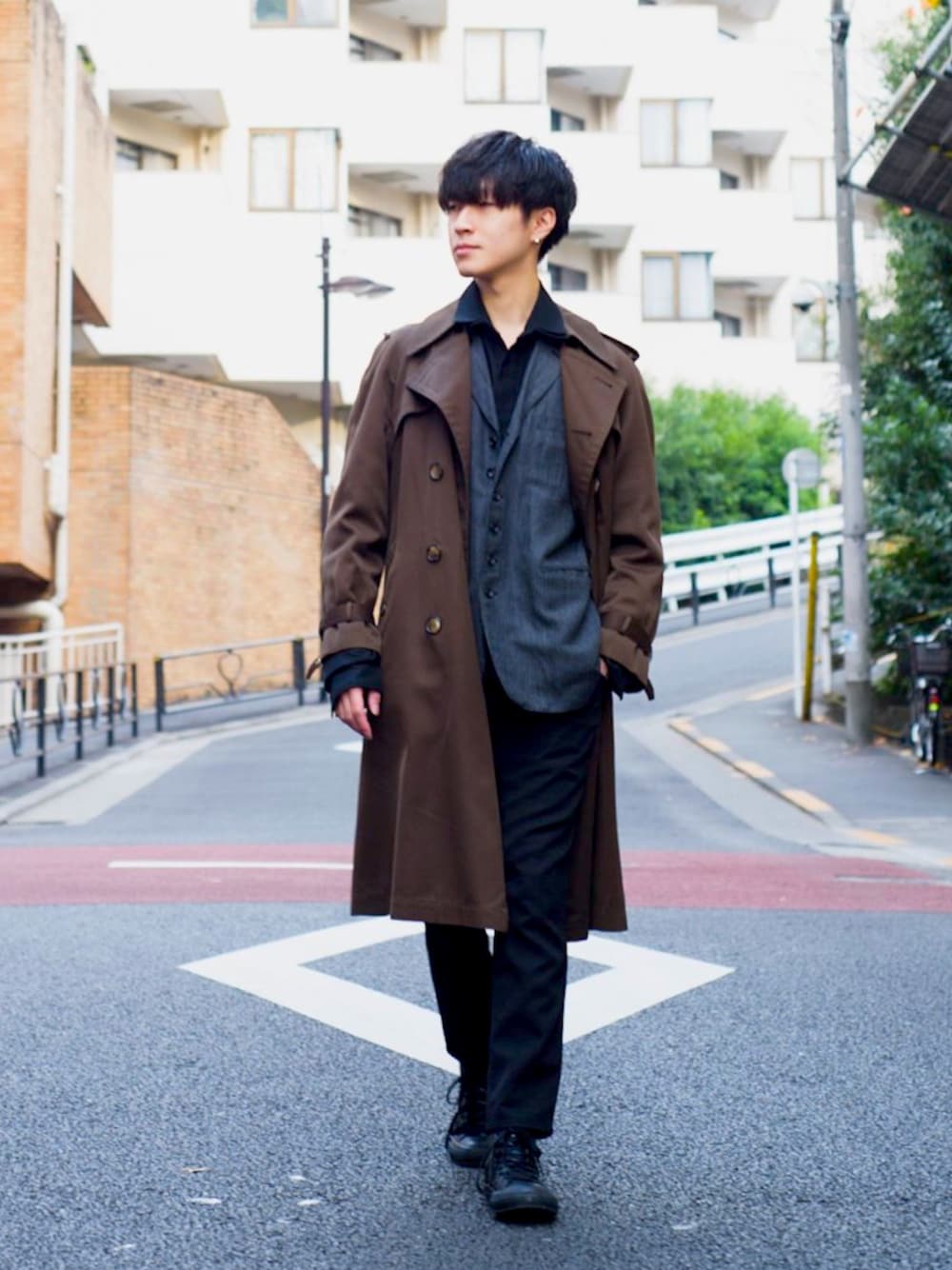 Yves Saint Laurentのトレンチコートを使ったメンズ人気