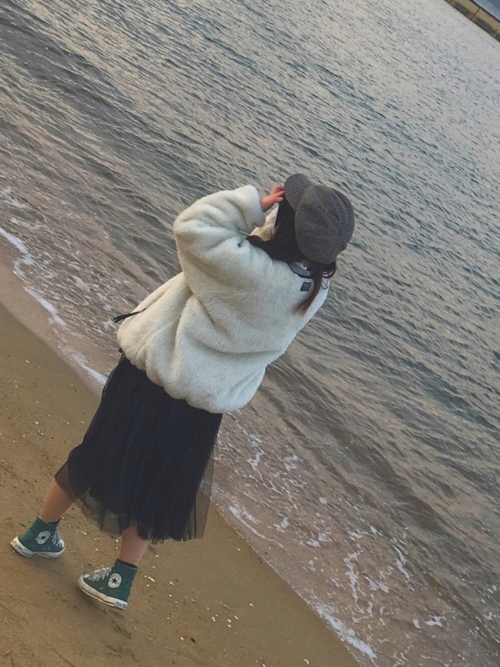 「百道浜、海、冬」｜「DOUBLE NAMEのボアリバーシブルブルゾン（ブルゾン、ホワイト系）」を使った、いむうさん（レディース・150cm）の春コーディネートの1枚目の写真