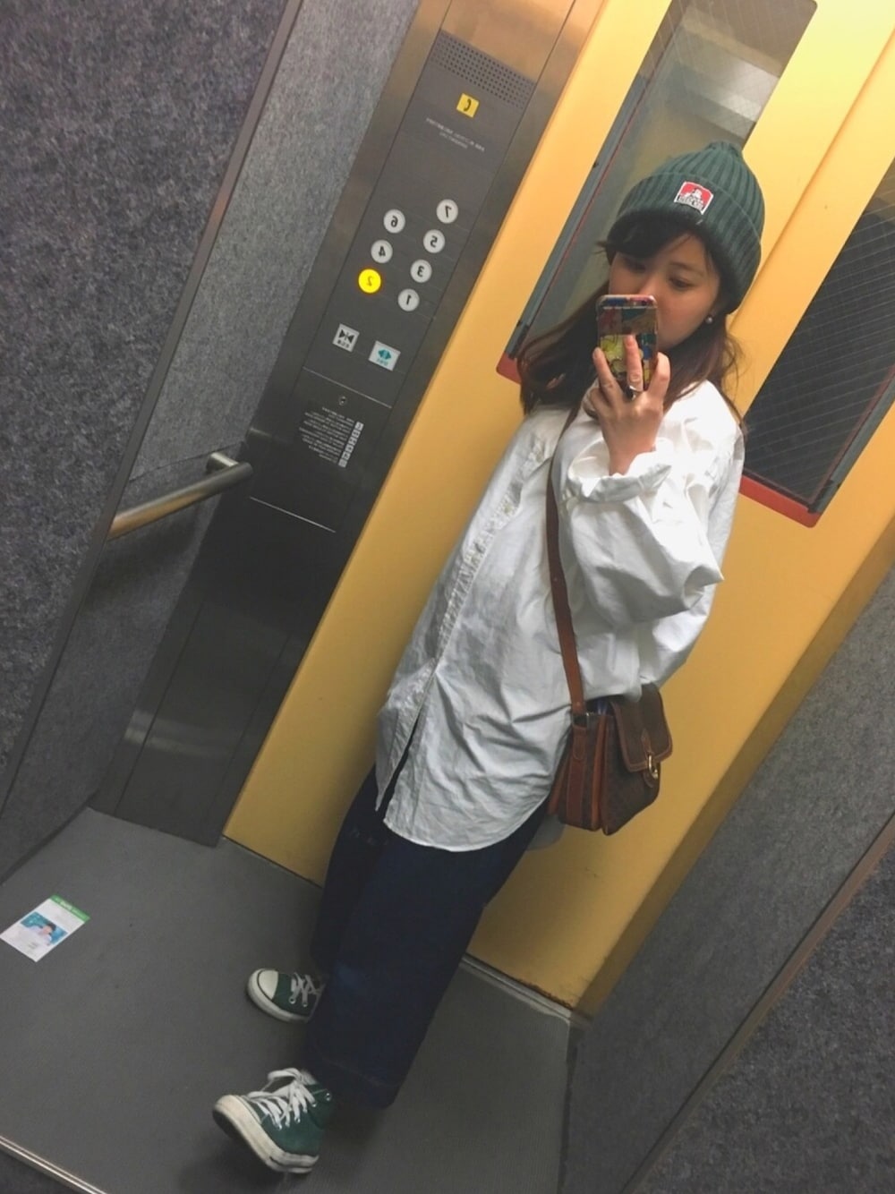 「ヴィンテージ、古着、シンプルコーデ、スニーカー、お洒落さんとつながりたい、converse」｜「POLO RALPH LAURENのアイテム（シャツ/ブラウス、ホワイト系）」を使った、いむうさん（レディース・150cm）の春コーディネートの1枚目の写真