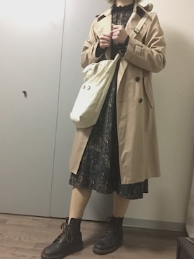 「koe（コエ）のアイテム（トレンチコート）」を使った、しおりさん（レディース・165cm）の冬コーディネート