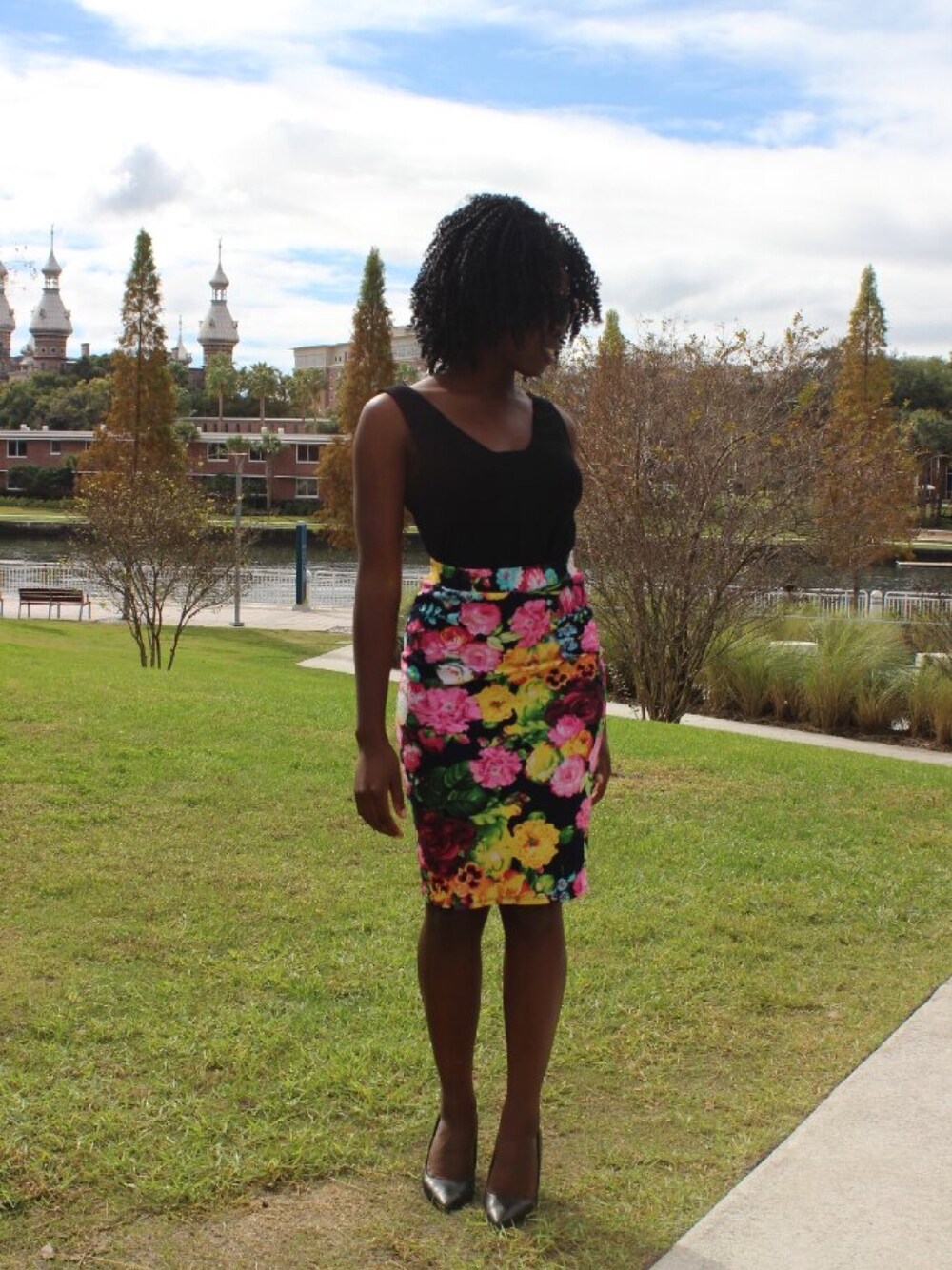 「ootd、floral、pencilskirts」｜「cicihotのアイテム（スカート、その他）」を使った、mssdytさん（レディース・157cm）の冬コーディネートの1枚目の写真