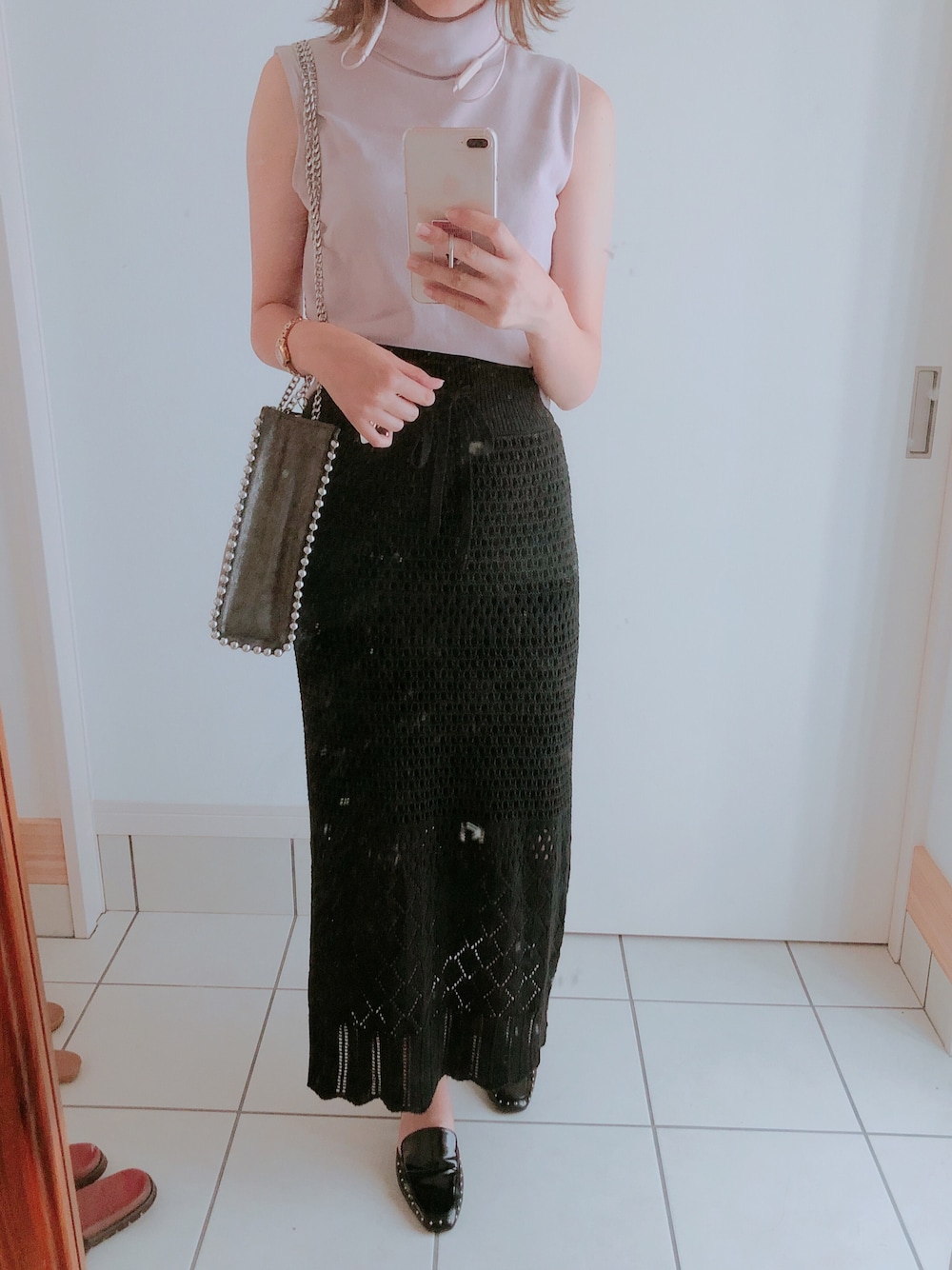 「ootd、ニットスカート、着まわし、秋コーデ」｜「TITTY&CO.のルーズタートルトップス（Tシャツ/カットソー、ピンク系）」を使った、ミユさん（レディース・163cm）の秋コーディネートの1枚目の写真