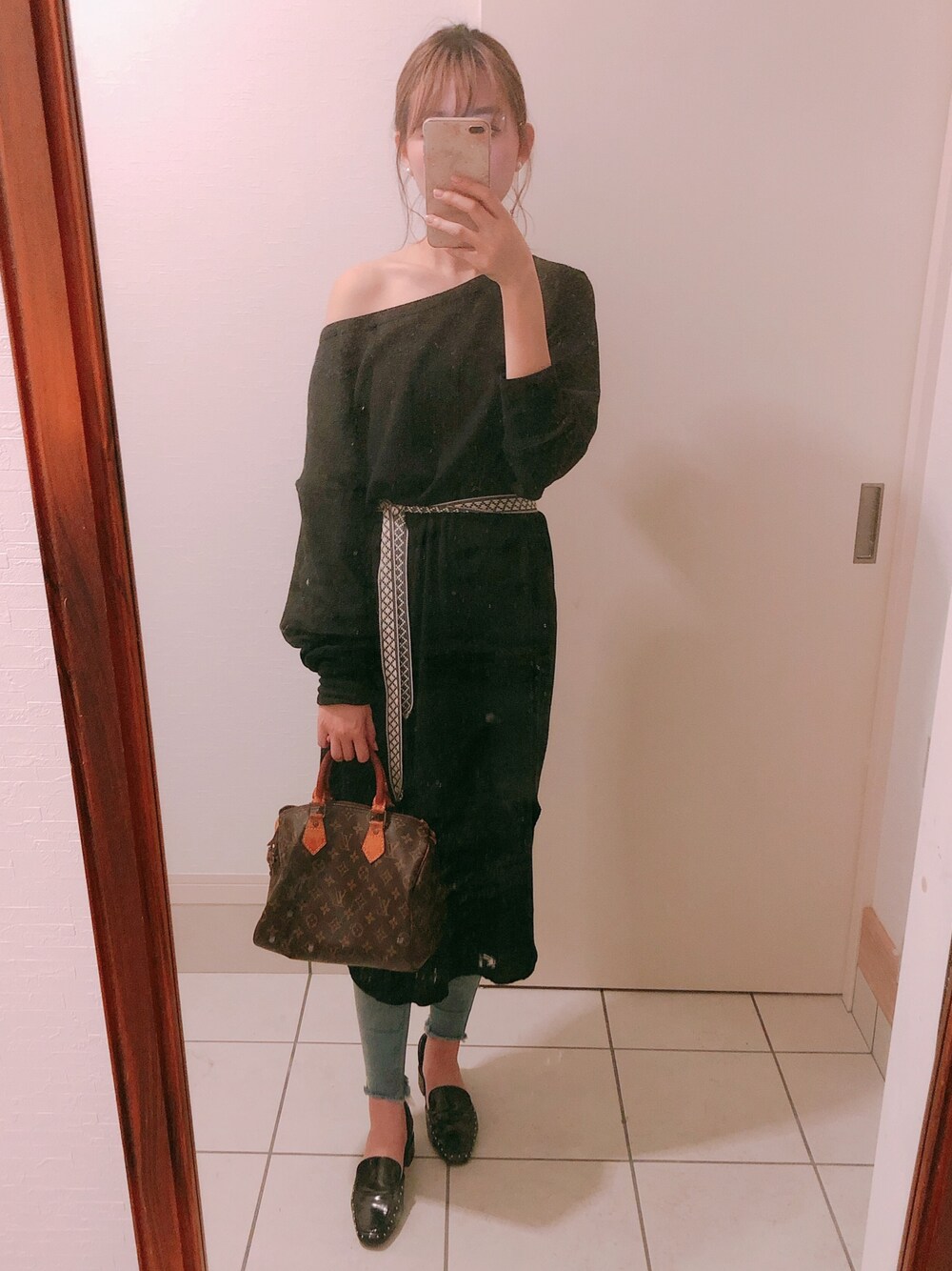 「ootd、ワンショルダー、ワッフルワンピース、レイヤードスタイル、カジュアルコーデ」｜「JEANASISのミラーコラボワンショルワンピース/832206（ワンピース、ブラック系）」を使った、ミユさん（レディース・163cm）の春コーディネートの1枚目の写真
