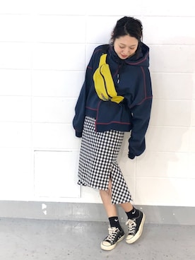 「アイテム（ボディバッグ/ウエストポーチ、イエロー系）」を使った、nodopachiさん（レディース・162cm）の冬コーディネート