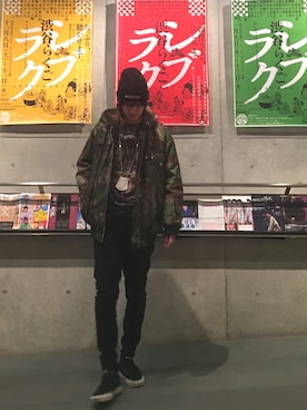 「Gosha Rubchinskiy（ゴーシャラブチンスキー）のアイテム（ニットキャップ/ビーニー）」を使った、やんねさん（メンズ・180cm）の冬コーディネート