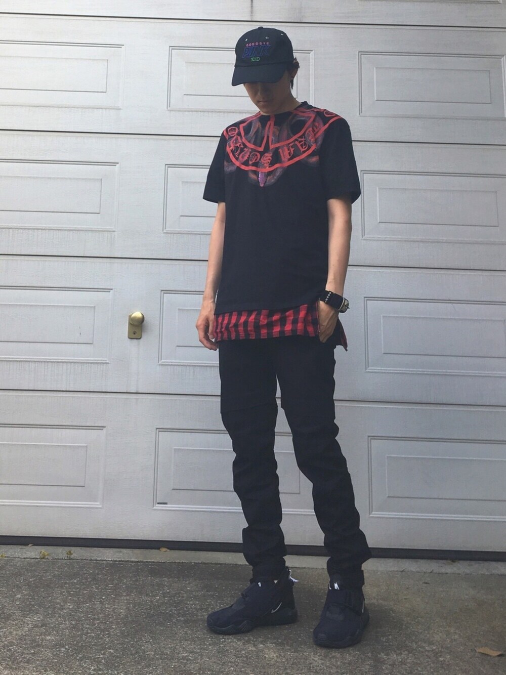 「マルセロバーロン、MARCELO BURLON、nike acg、ACG、黒スキニー、summer、streetfashion、ストリート、オールブラック」｜「MARCELO BURLONのアイテム（Tシャツ/カットソー、ブラック系）」を使った、やんねさん（メンズ・180cm）の夏コーディネートの1枚目の写真