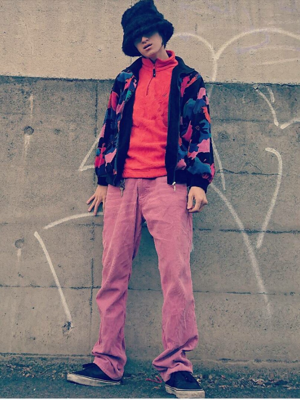 「古着、全身古着、ハーフジップ、nautica、ピンク、コーデュロイパンツ、カラフル、オールドスクール、ファーハット」｜「90sのアイテム（ジャケット/アウター、その他）」を使った、やんねさん（メンズ・180cm）の秋コーディネートの1枚目の写真