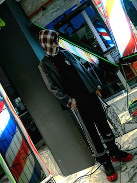 「ozweego3」｜やんねさん（メンズ・180cm）の冬コーディネート
