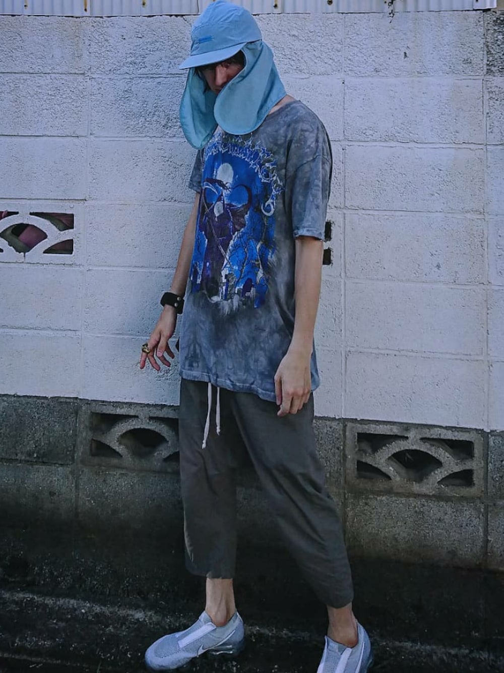 「夏のワントーンコーデ、meanswhile、リックオウエンス、RICK OWENS、mikio sakabe、vapormax、ビッグシルエット、サルエルパンツ、スニーカーコーデ、CDG」｜「meanswhileのアイテム（帽子、ブルー系）」を使った、やんねさん（メンズ・180cm）の夏コーディネートの1枚目の写真