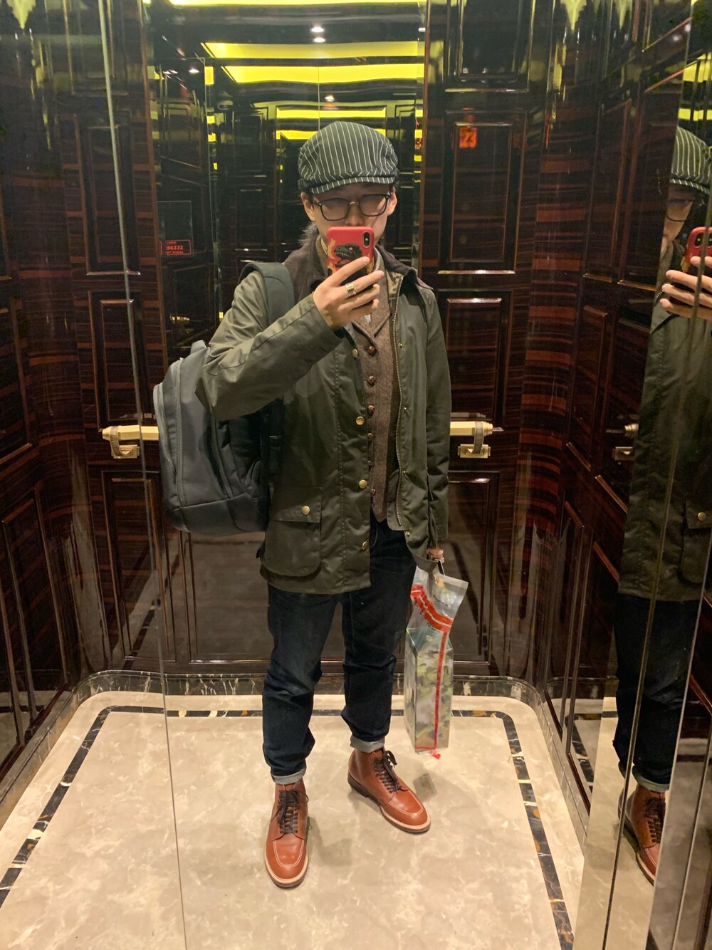 「Levi'sのアイテム（デニムパンツ、ブルー系）」を使った、Goatさん（メンズ・174cm）の春コーディネートの1枚目の写真
