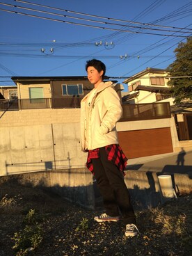 「アイテム（ダウンジャケット/コート、ホワイト系）」を使った、つっちゃんさん（メンズ・179cm）の冬コーディネート