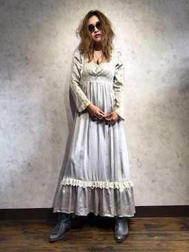 「アイテム（ドレス、シルバー系）」を使った、Kotomi Minagawaさん（レディース・169cm）の秋コーディネート
