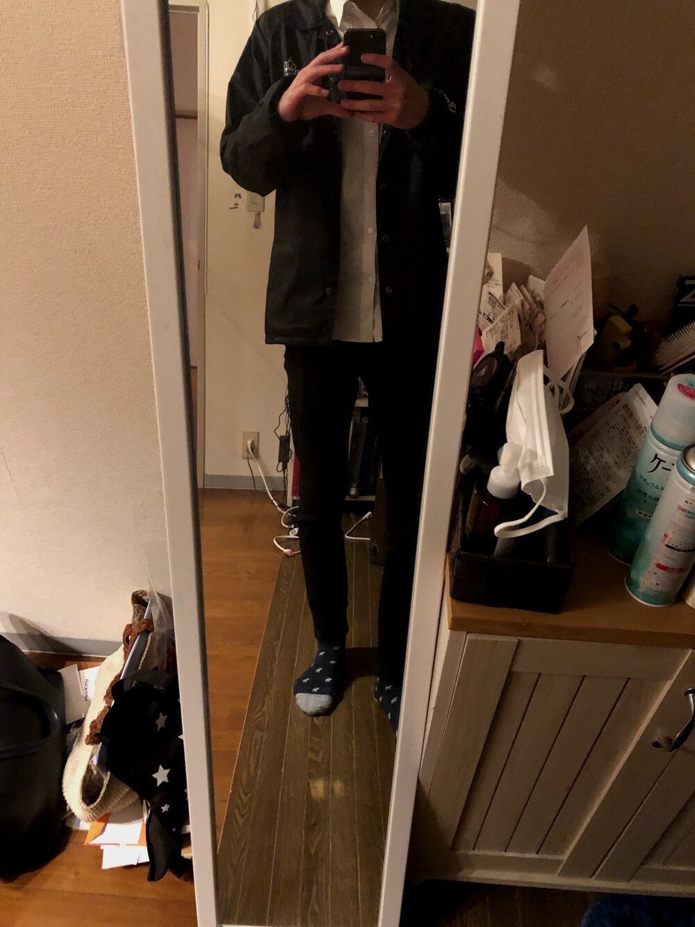 「H&Mのアイテム（シャツ/ブラウス、ホワイト系）」を使った、ろたさん（メンズ・180cm）の春コーディネートの1枚目の写真