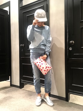 「DIESEL（ディーゼル）のアイテム（クラッチバッグ）」を使った、SHIHO_NOIさん（レディース・162cm）の冬コーディネート