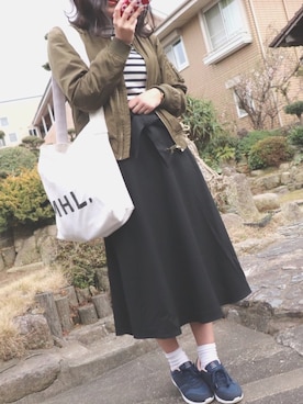 「黒スカート」｜「アイテム（ブルゾン）」を使った、さくさくぱんださん（レディース・161cm）の春コーディネート