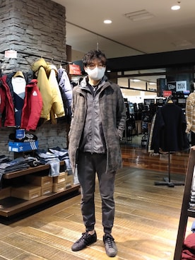「迷彩」｜「アイテム（その他アウター）」を使った、rariさん（メンズ・177cm）の冬コーディネート