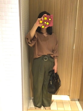 「カーキ×ベージュ」｜「アイテム（パンツ）」を使った、えむえふさん（レディース・158cm）の秋コーディネート