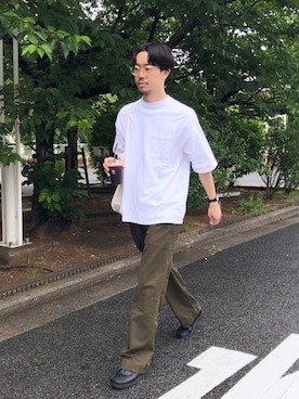 「カーキパンツ」｜エグチさん（メンズ・175cm・30代）の夏コーディネート