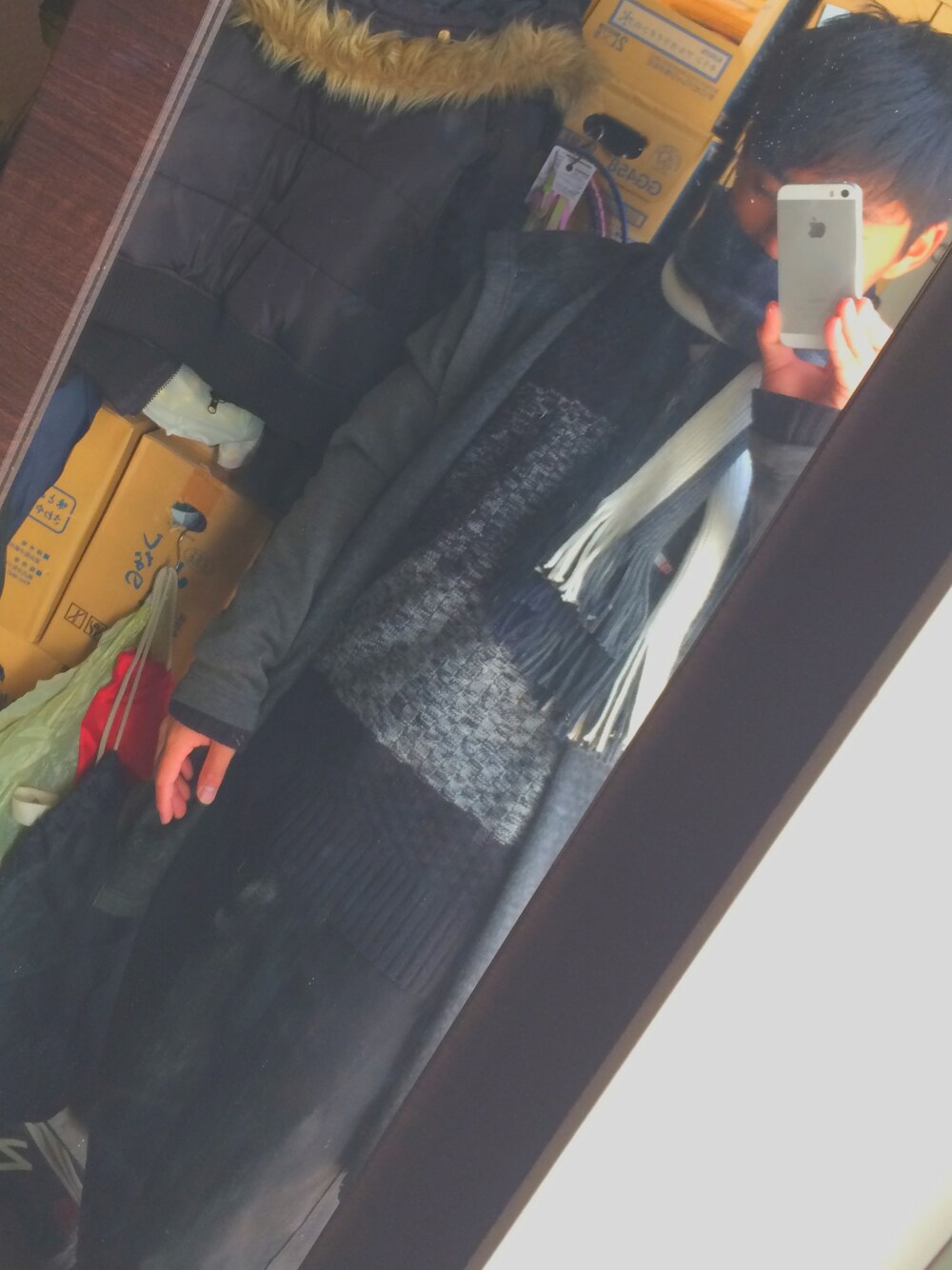 「ブラック、家、お洒落さんとつながりたい」｜「GUのアイテム（チノパンツ、ブラック系）」を使った、yosuke!!さん（メンズ・162cm）の冬コーディネートの1枚目の写真