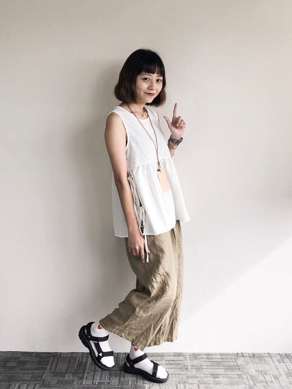 「PAZZOのアイテム（タンクトップ、ホワイト系）」を使った、林郁芳 Miki🇹🇼さん（レディース・160cm）の夏コーディネートの1枚目の写真