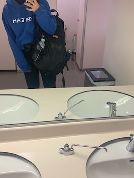 「blue」｜「アイテム（パーカー）」を使った、るさん（レディース・165cm）の秋コーディネート